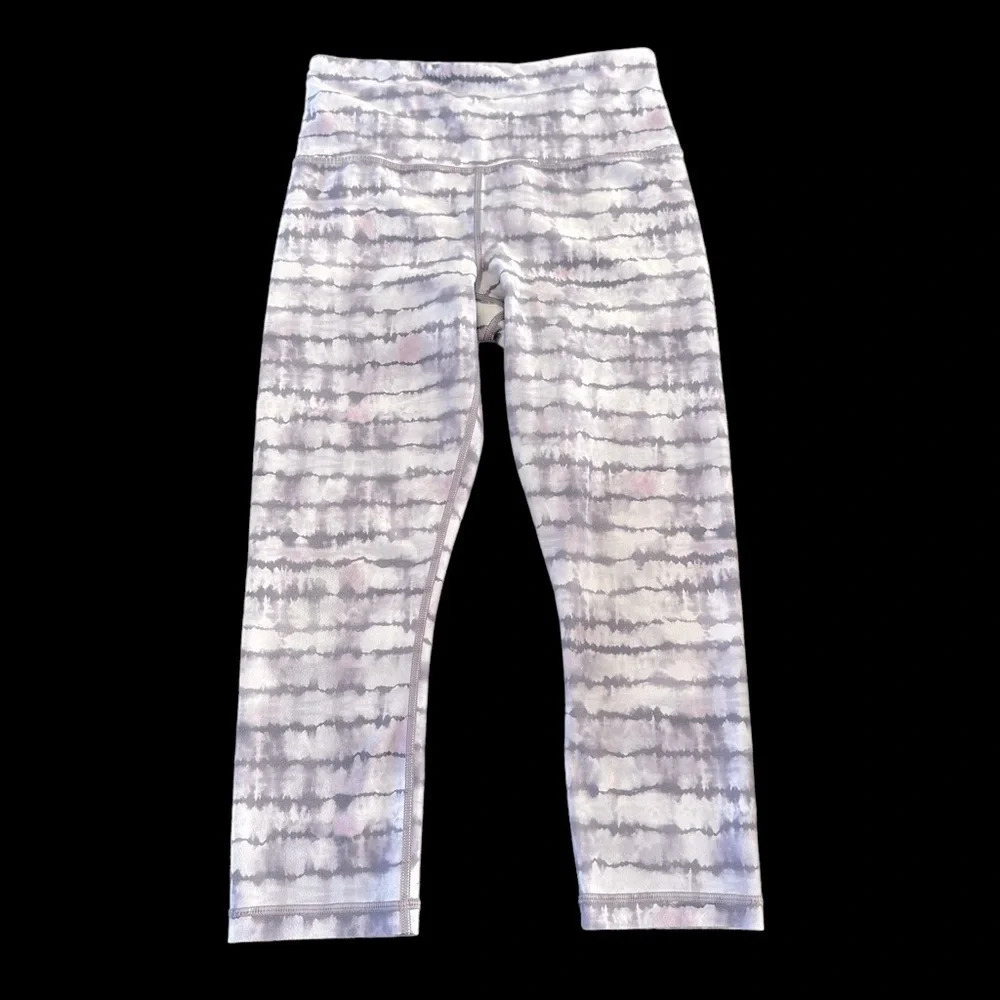 Athleta Womens Small Purple Printed Elation Capri Pants leggings Activewear S